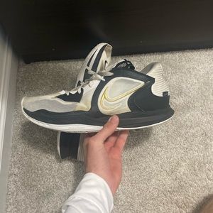 Nike Kyrie 5 low